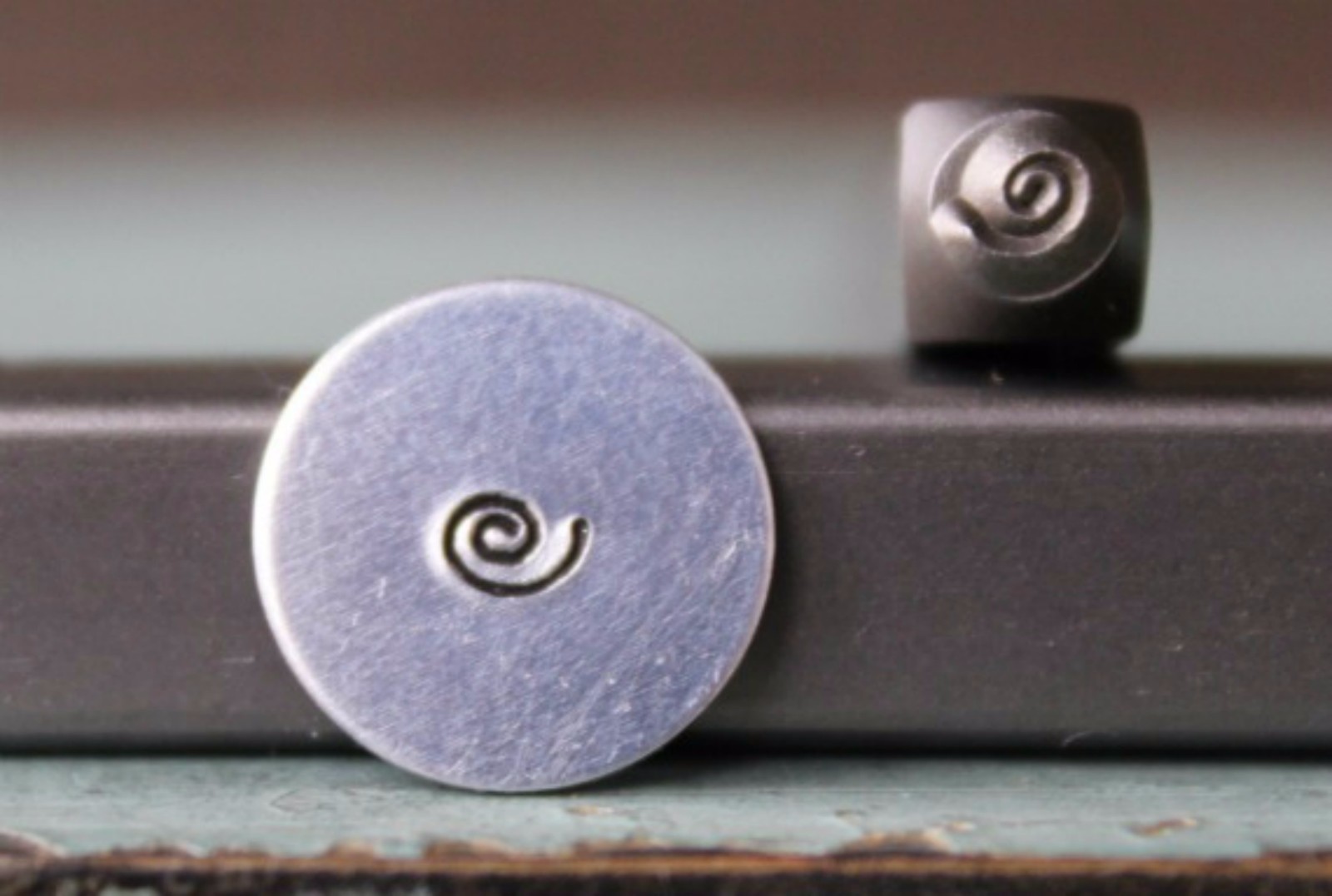 SUPPLY GUY 3mm Swirl Metal Punch Design Stamp SGCH-183
