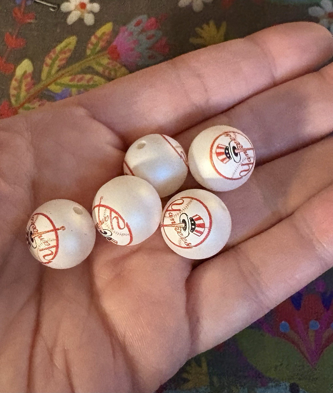 5 Piece NEW YORK Baseball Team Acrylic Focal Beads 16mm NEW Sports Style 1