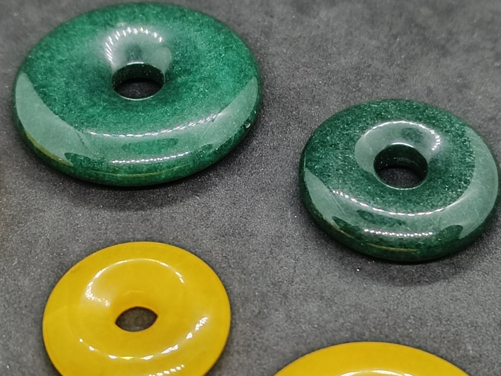 Lot 6 Pi Type Donut Pendants – 26mm to 39mm – Geometric Charms