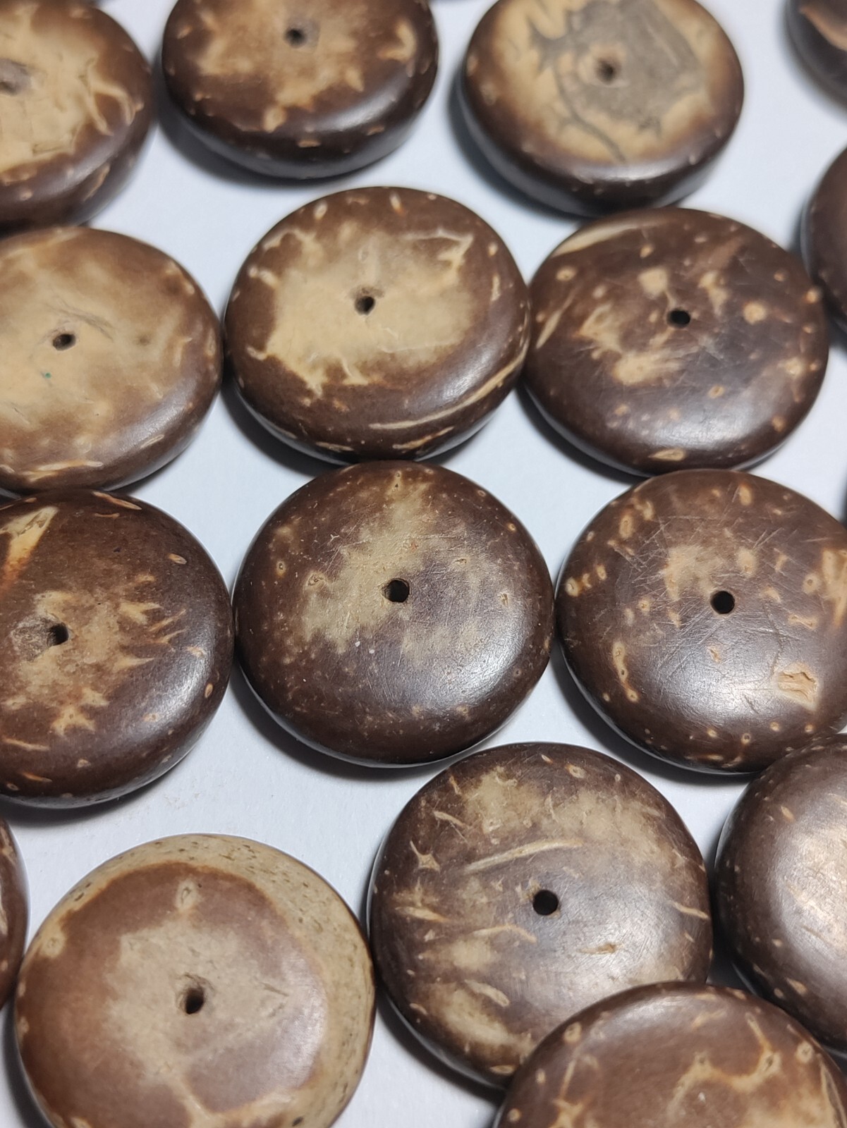 Vintage Coconut Beads, 142 Pieces In Natural Colors-brown, Yellow, Rust & Cream