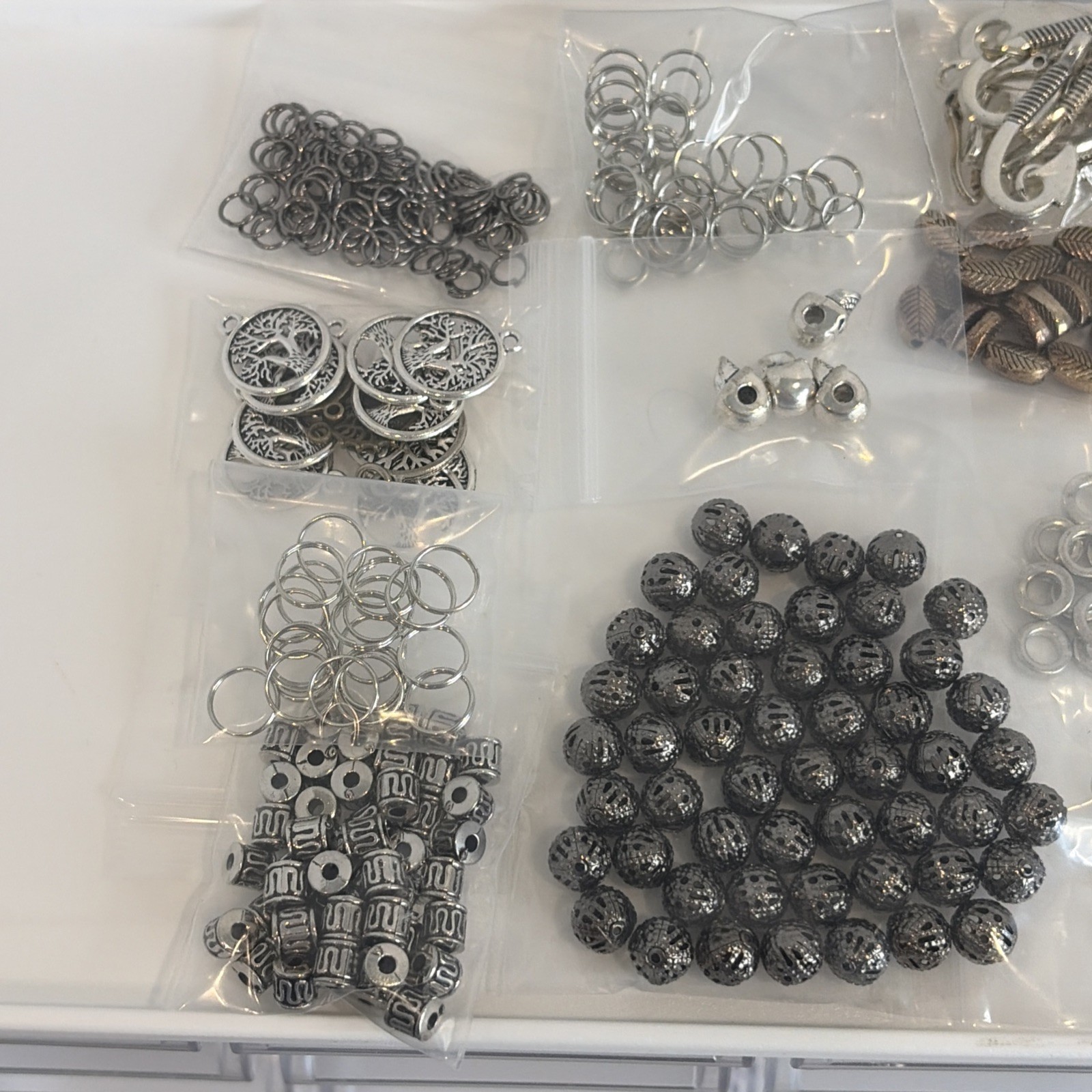 Men’s Jewelry Making Kit w/ Organizer – Stone Wood Beads Charms Paracord Elastic
