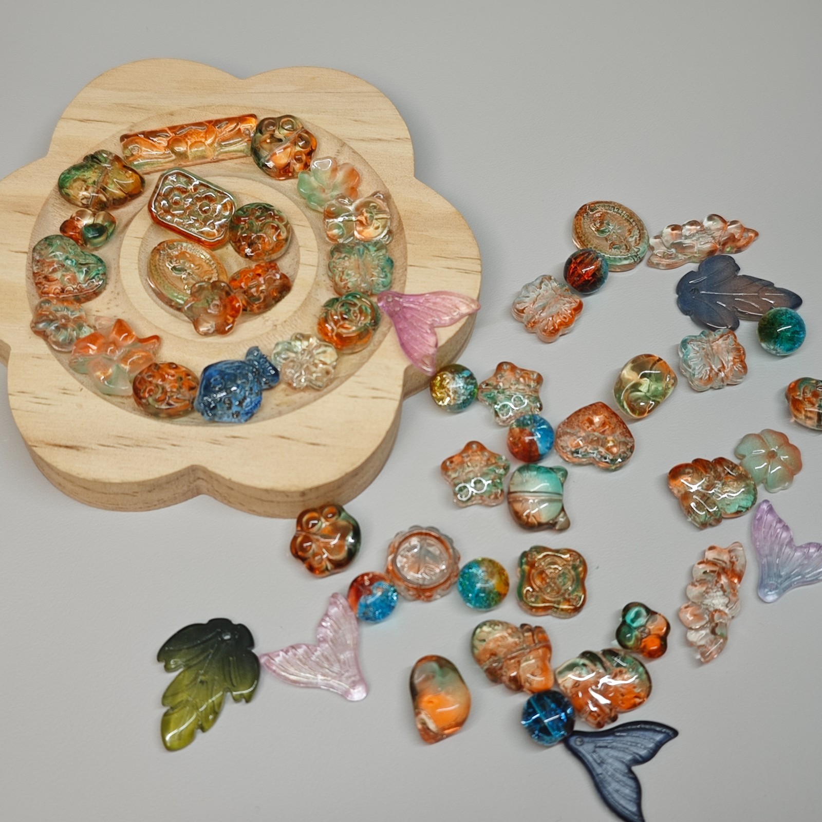 100g Glass beads lot jewelry making mix variety bead supplies Read Description