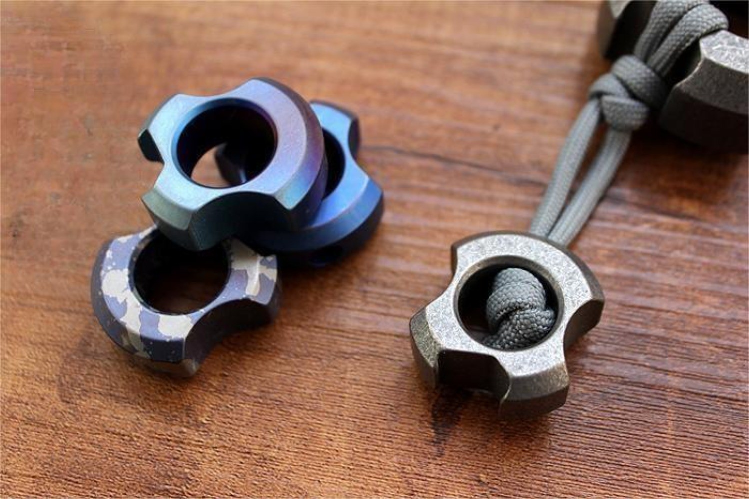 Titanium Alloy Knife Lanyard Bead Paracord Keychain Pendant tool EDC