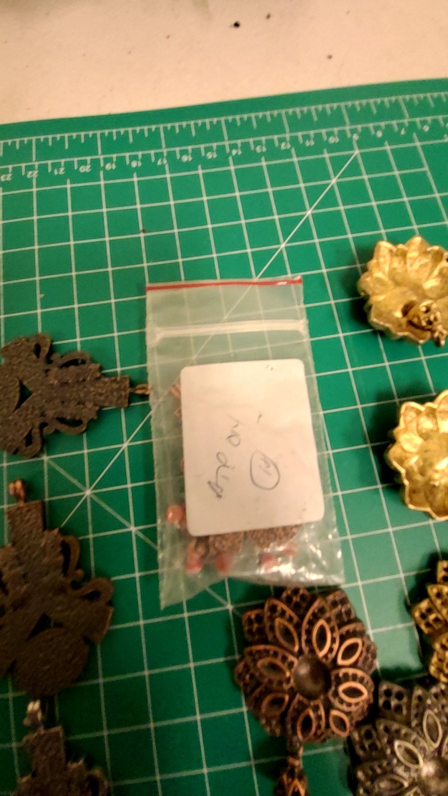 Vintage Mixed Metal Jewelry Findings Lot Pendants Charms Filigree Flower 12.8oz