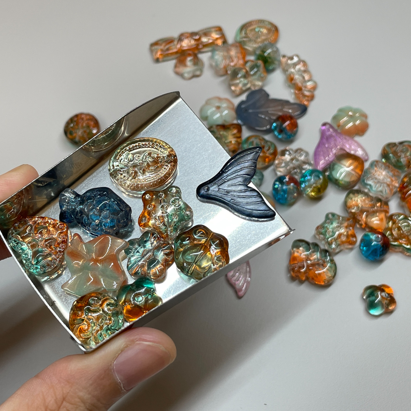 100g Glass beads lot jewelry making mix variety bead supplies Read Description