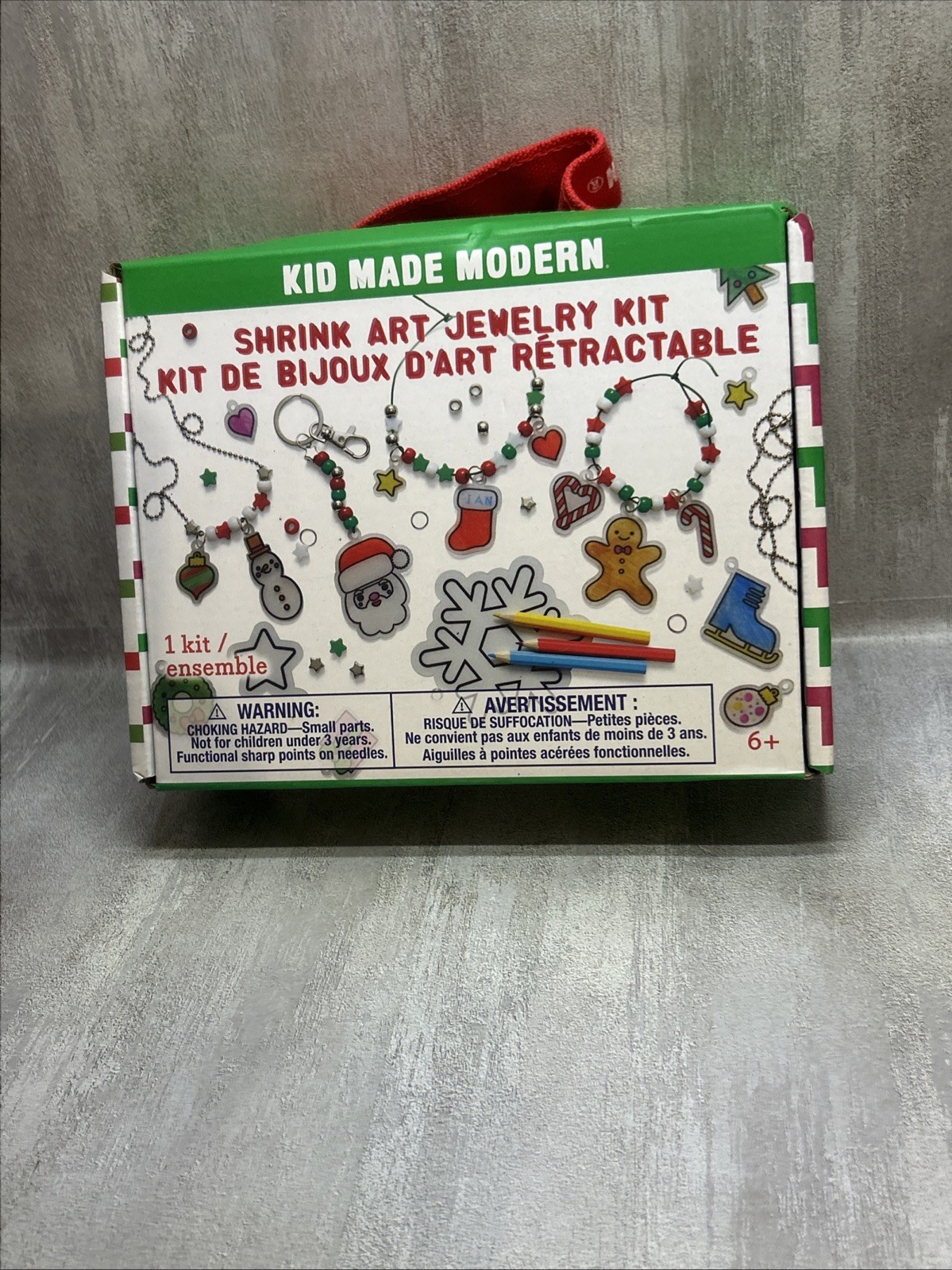 Kid Made Modern – Shrink Art Jewelry Kit – Christmas – Charms & Accessories /A29
