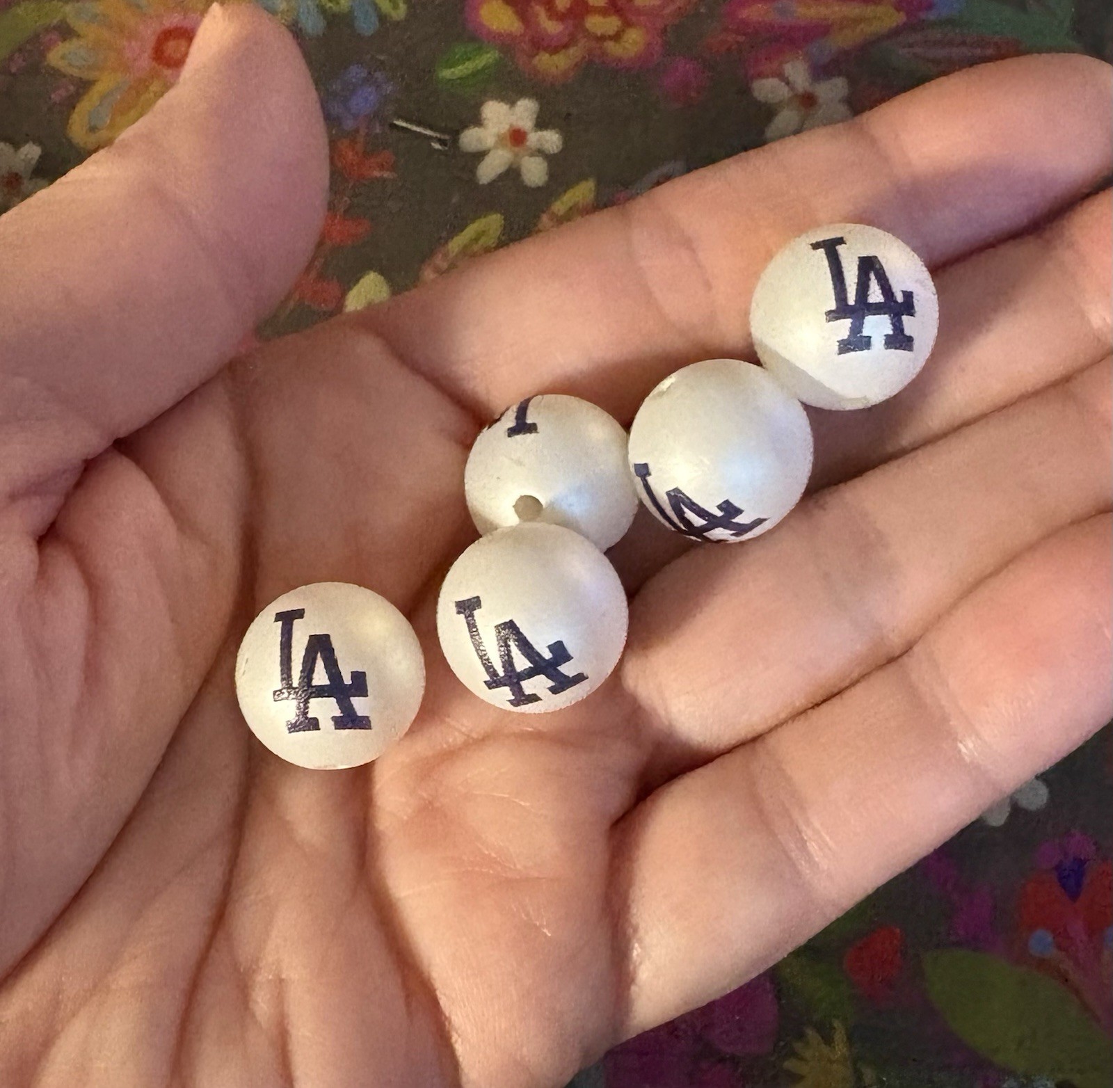 5 Piece LOS ANGELES BASEBALL Team Acrylic Focal Beads 16mm NEW Sports Style 1