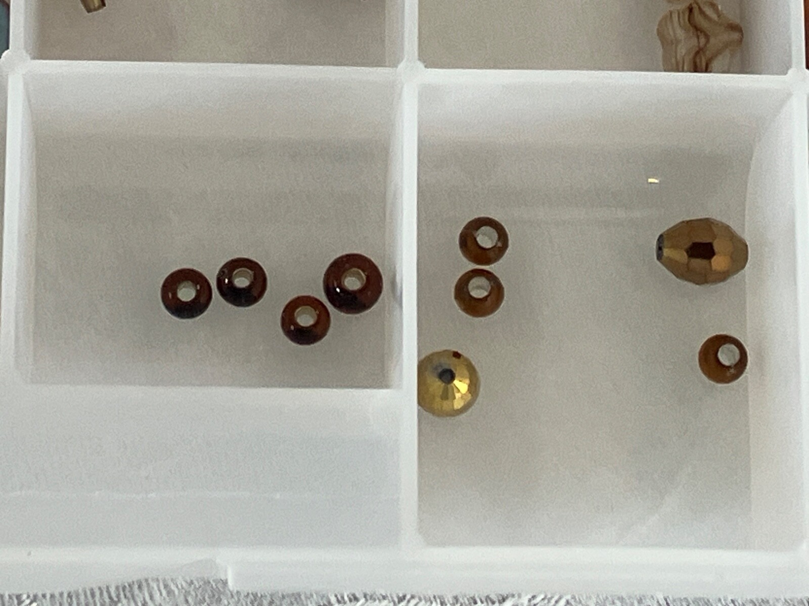 GREAT VARIETY OF BROWN/COPPER COLORED GLASS BEADS FOR JEWELRY/CRAFTS. NOS.